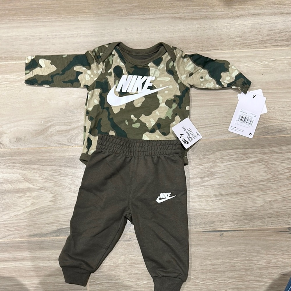 Nike Green Camo Baby Set
